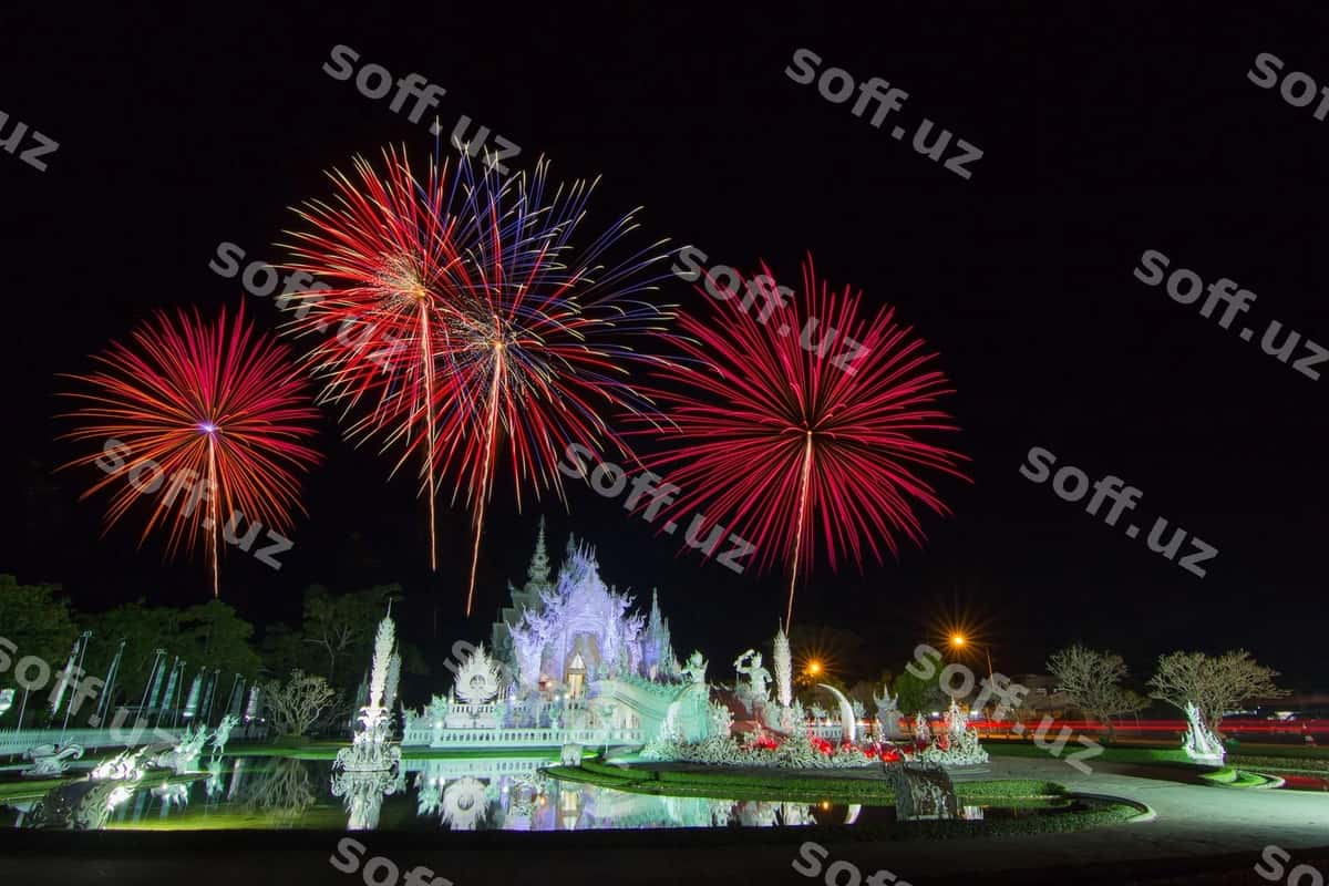 Polveotlar ko'rsatuvi tun sohibida | Firework display against sky night 1