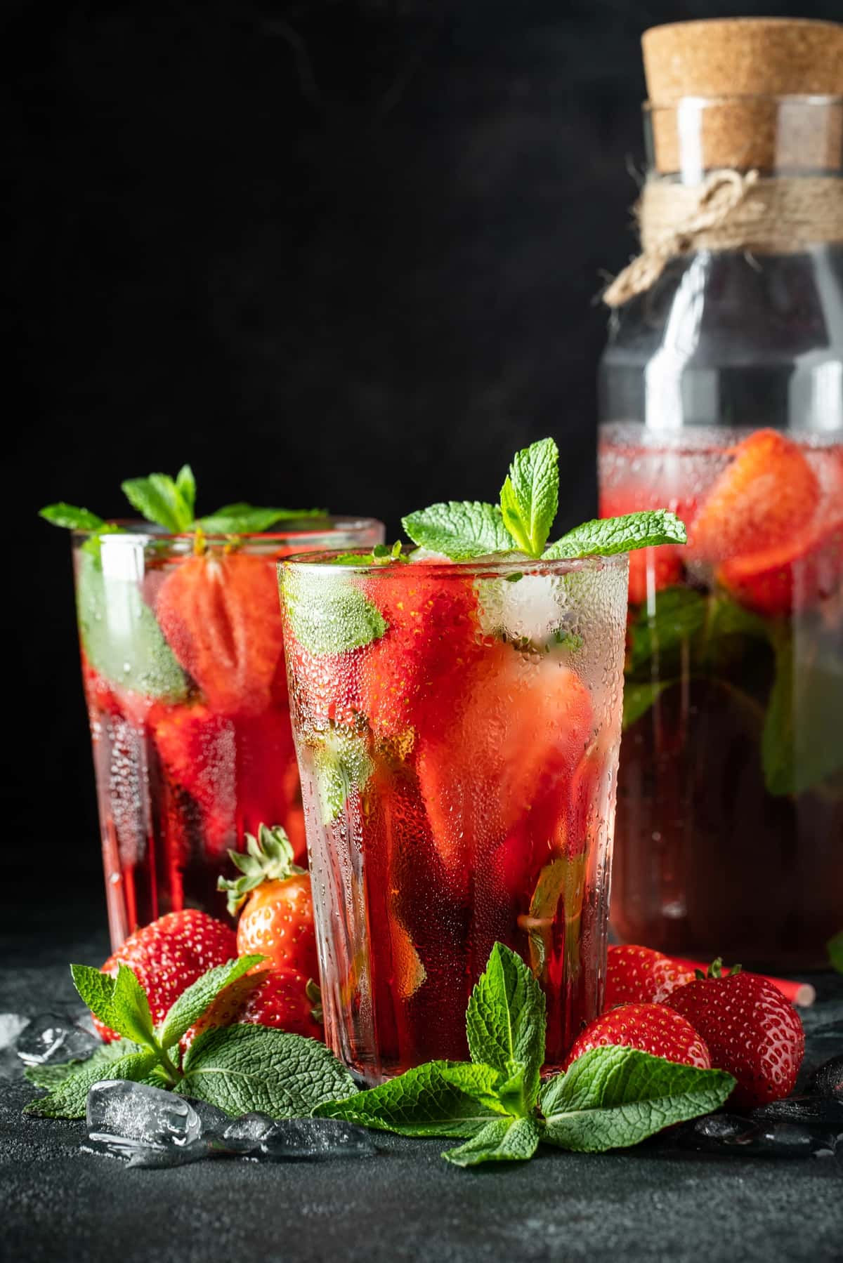 Muzli yalpizli qulupnay bilan yangi limonad | Fresh lemonade with ice mint strawberry 1