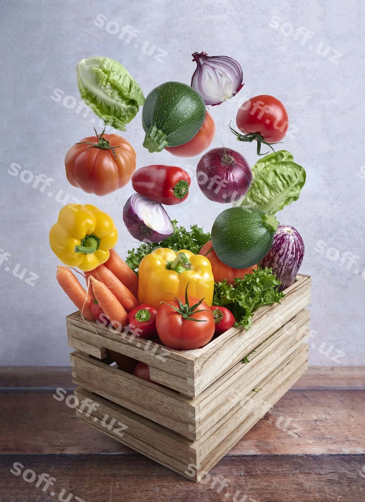 Yangi sabzavotlar parqatayotgan yog'ochli quticha | Fresh vegetables flying wooden box 1