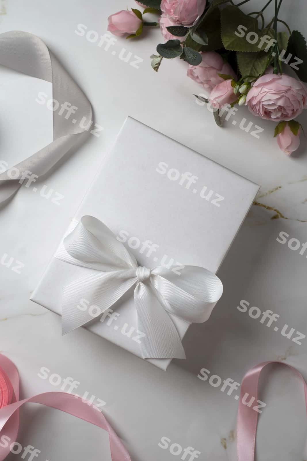 Sovg'a qutisi lyamburt bog'i bilan bezatilgan | Gift box decorated with ribbon bow 1