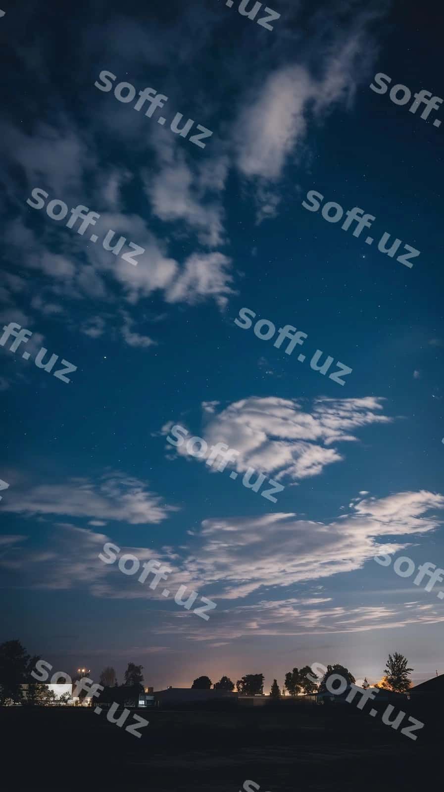 Past burchakli bulutlar osmon kechasi | Low angle view clouds sky night 1