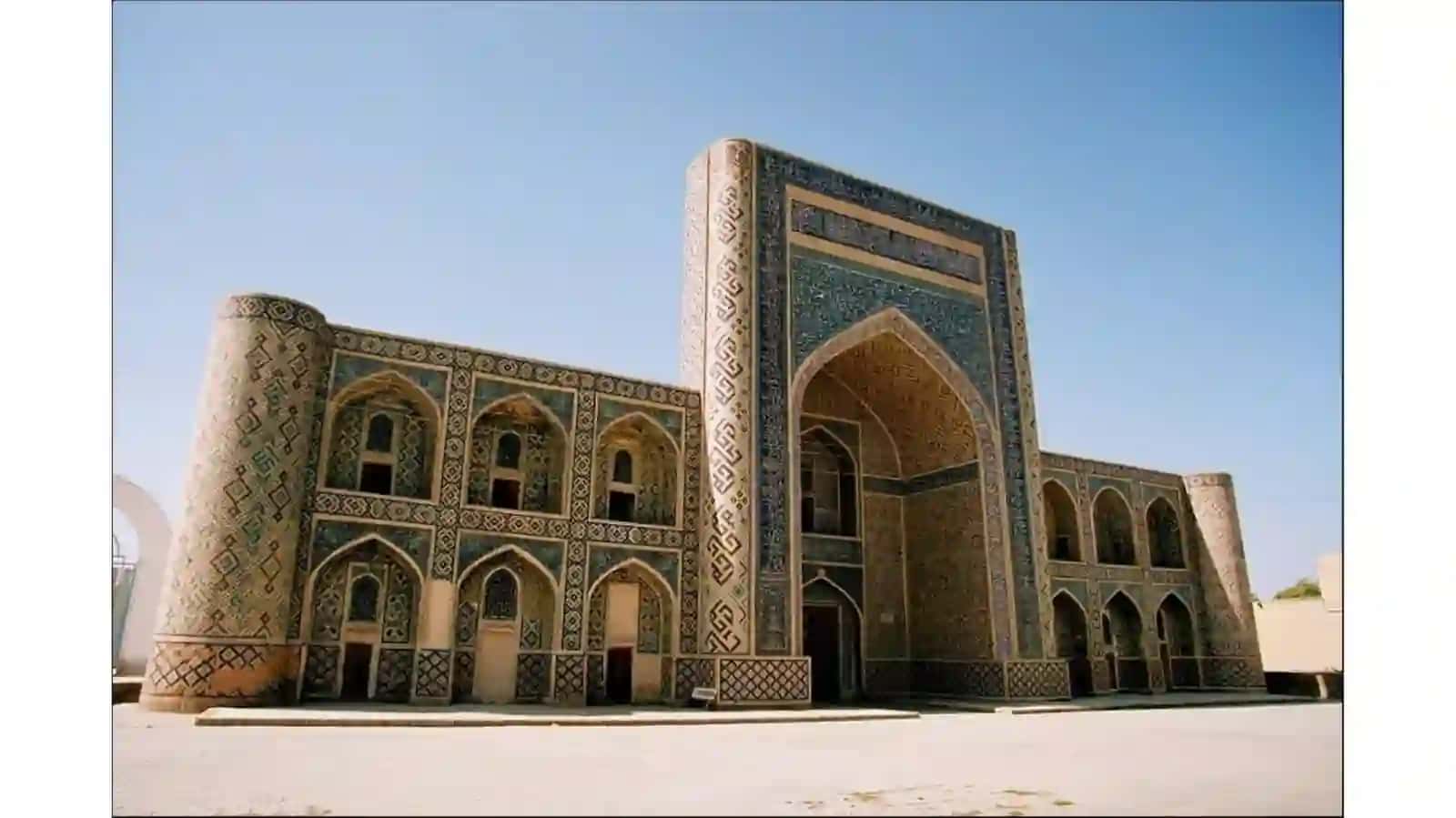 Abdullaxon Madrasasi 4