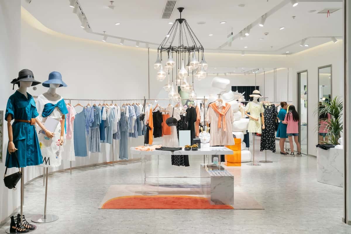 Ayollar modasi do'koni savdo markazi | Women s fashion store shopping mall 1