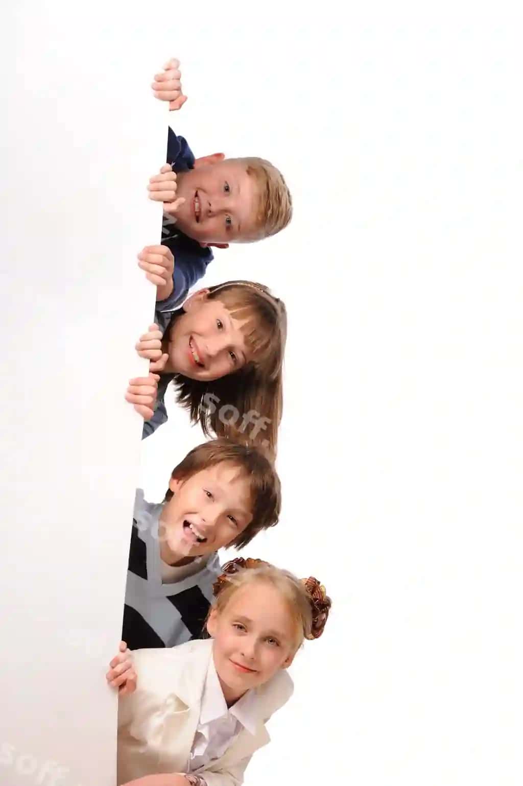 Baxtli bolalar birgalikda oq orqa fonda | Happy children together white background