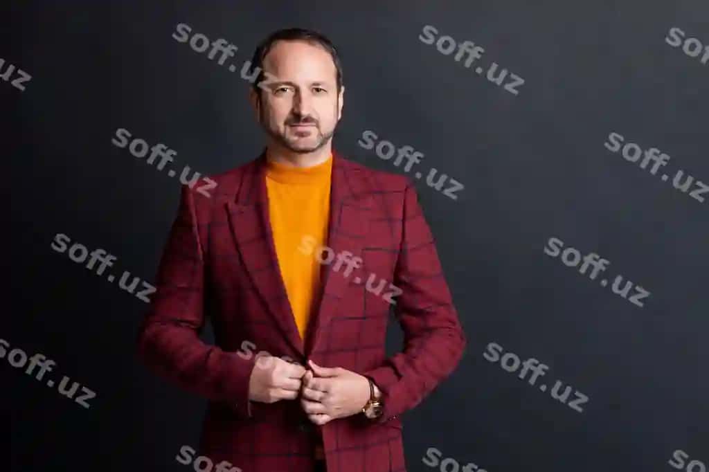 Erkak kiyimlari katta yoshli erkak fotosurat nusxasi bo'sh joy katta yoshli erkak moda erkak kiyimlari | Menswear mature man copy space photo mature man stylish menswear