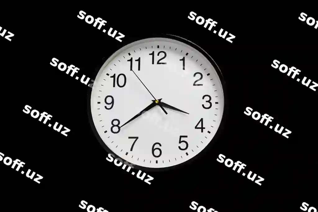 Devoncha soatni ayrilgan | Wall clock isolated