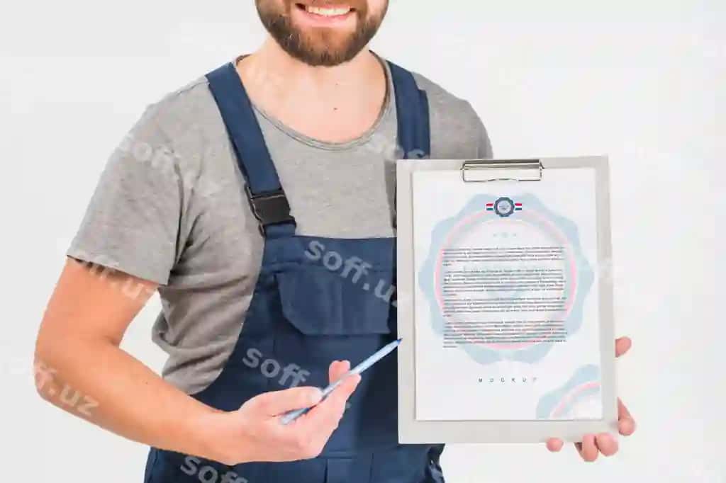 Ishchi paskalni tutgan namuna mehnat kuni | Worker holding clipboard mockup labor day
