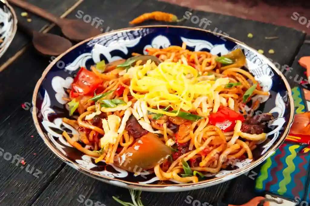 Uygur lagmon makaroni an'iy qovur | Uygur lagman noodles traditional bowl