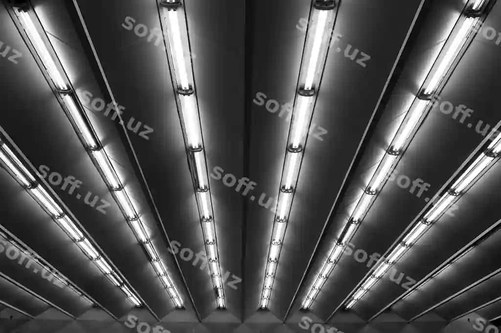 Flourescent lampalar metro stantsiyasi gipining qatorda ko'rinishi | Fluorescent lamps line view metro station ceiling