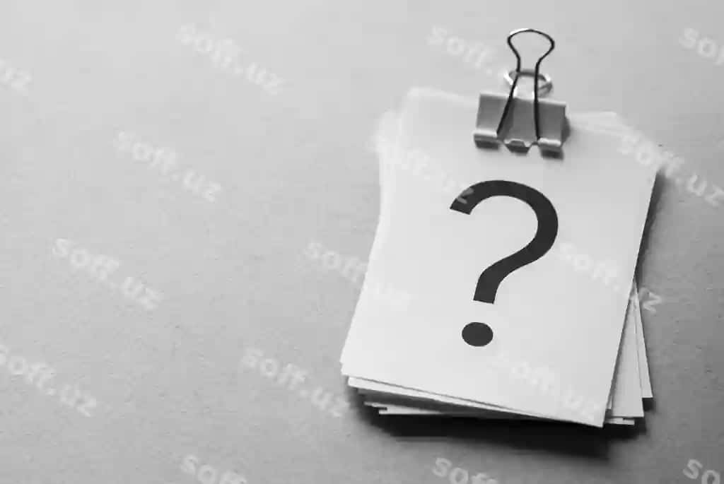 Savol belgilari bosilgan oq kartalarning joyi | Stack white cards printed with question marks