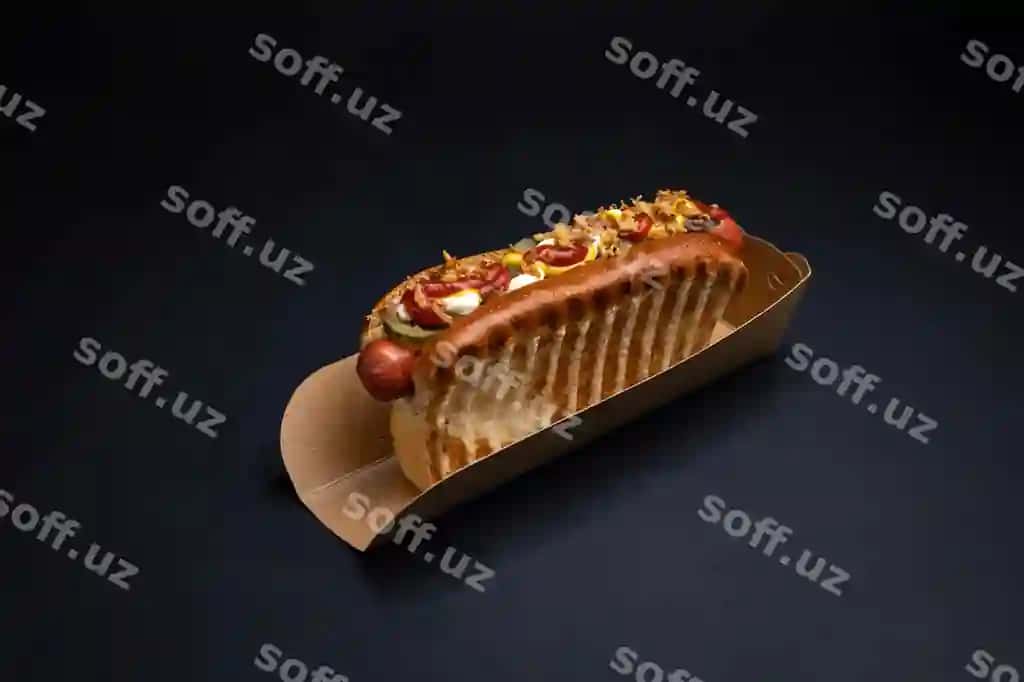 Hot-doglar qog'ozlik diskalarda sosis sos bilan | Hot dogs paper plates with sausages sauce