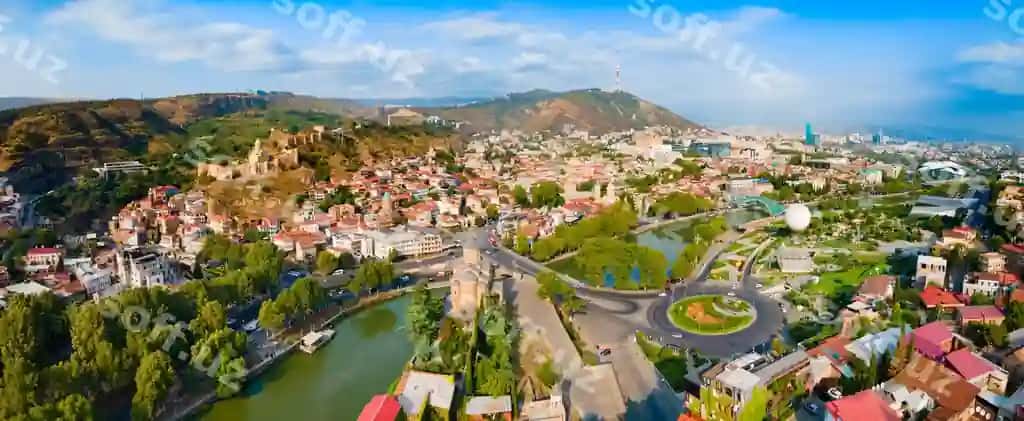 Tbilisi eski shahar paravaraq panoramik ko'rinish | Tbilisi old town aerial panoramic view