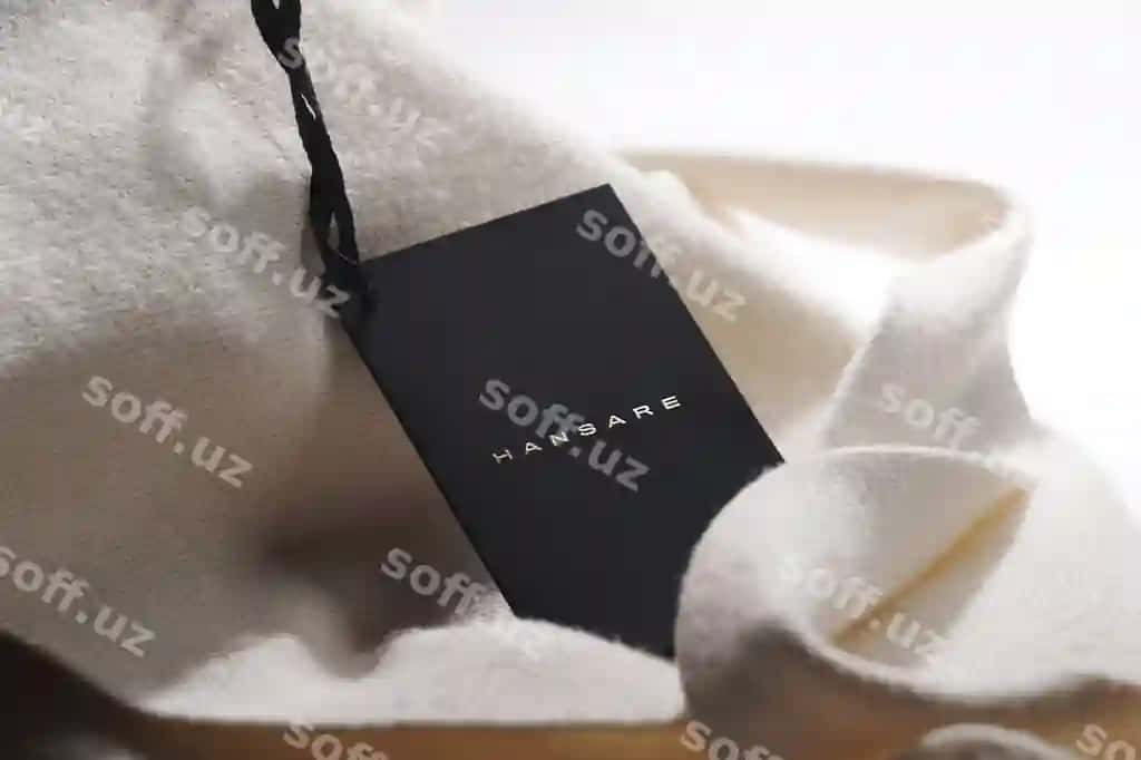 Logotip namunasi qora belgi teksturasi | Logo mockup black tag texture