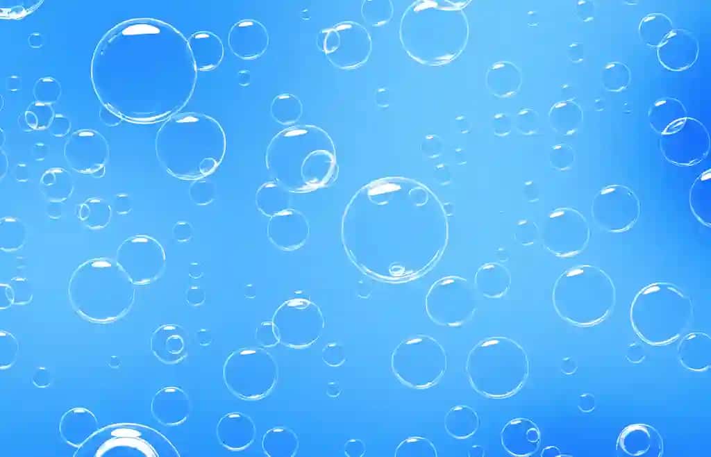 Suv tomchilari oq shaffof pufakchalar sovun sharlari suyuq go'zallik mahsuloti ko'k akva fon 3D render sarum gel kollagen tekstura terini parvarish qilish kosmetik hidratsiya banner | Water drops white transparent bubbles soap spheres liquid beauty product blue aqua background 3d render serum gel collagen texture skin care cosmetic hydration banner
