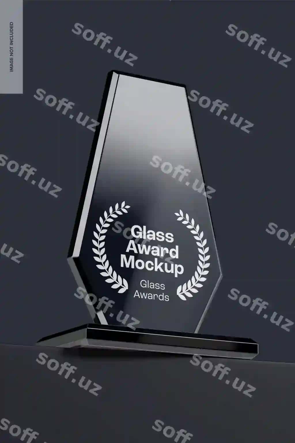 Shisha sovrin namuna pastki burchak ko'rinish | Glass award mockup low angle view