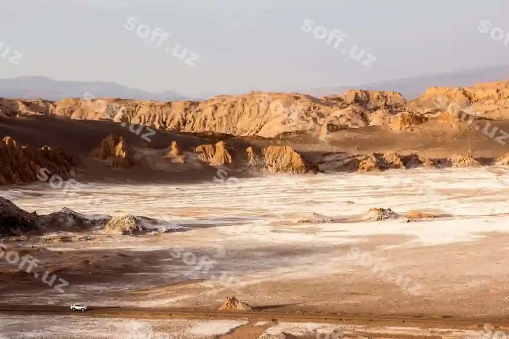 Chiroyli to‘g‘ilmoqlar aniq osmon orqali | Scenic view mountains against clear sky