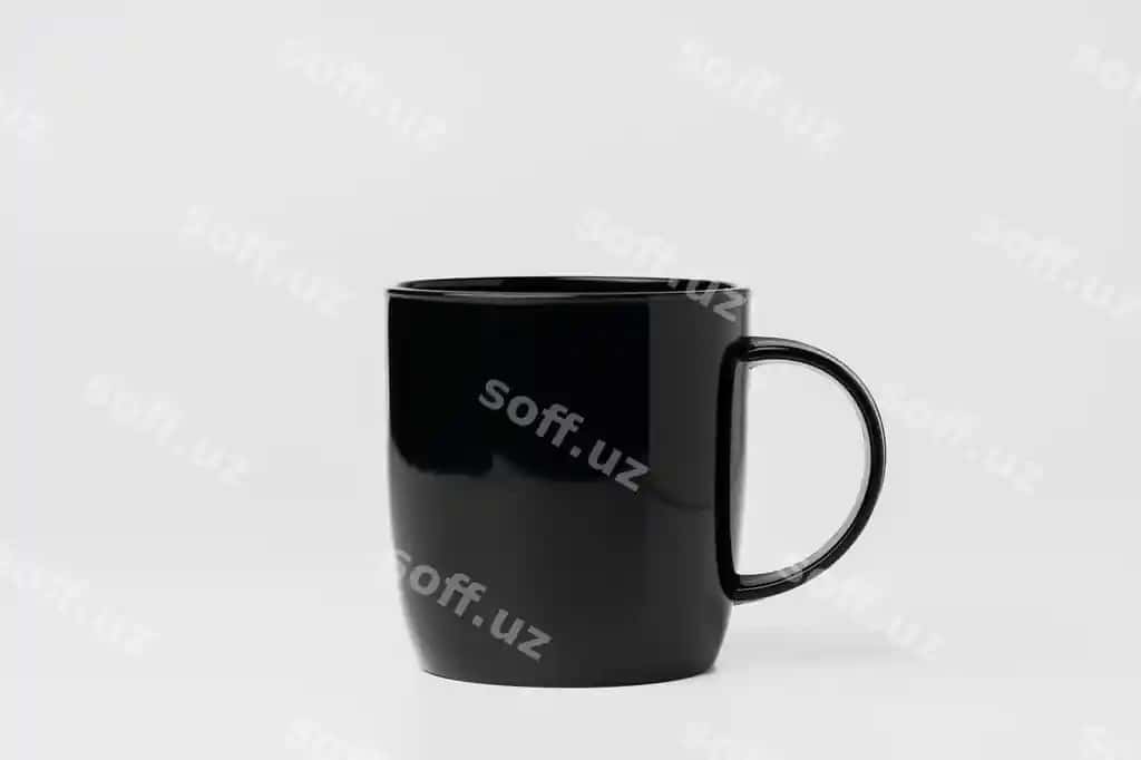 Qora kofe qoshiq modeli oq fonda nusha joy | Black coffee mug mock up white background copy space