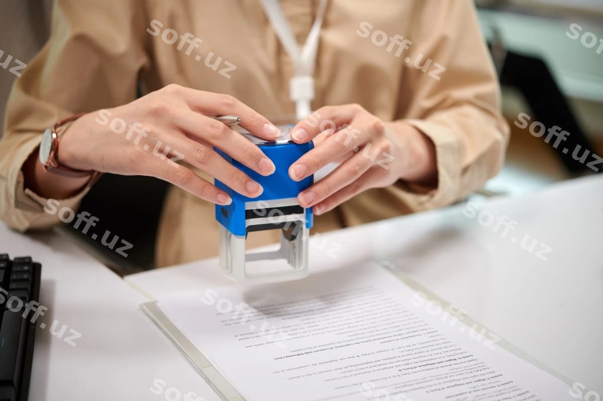 Bank menejeri hujjatni yopish | Bank manager sealing document