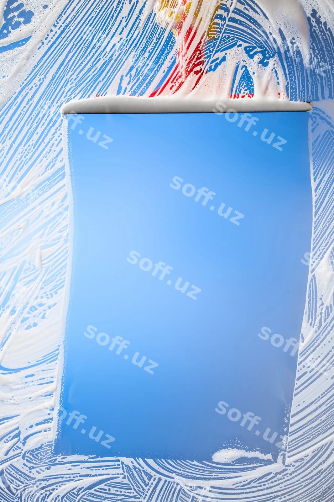 Derazani squeegee bilan tozalash | Cleaning window with squeegee