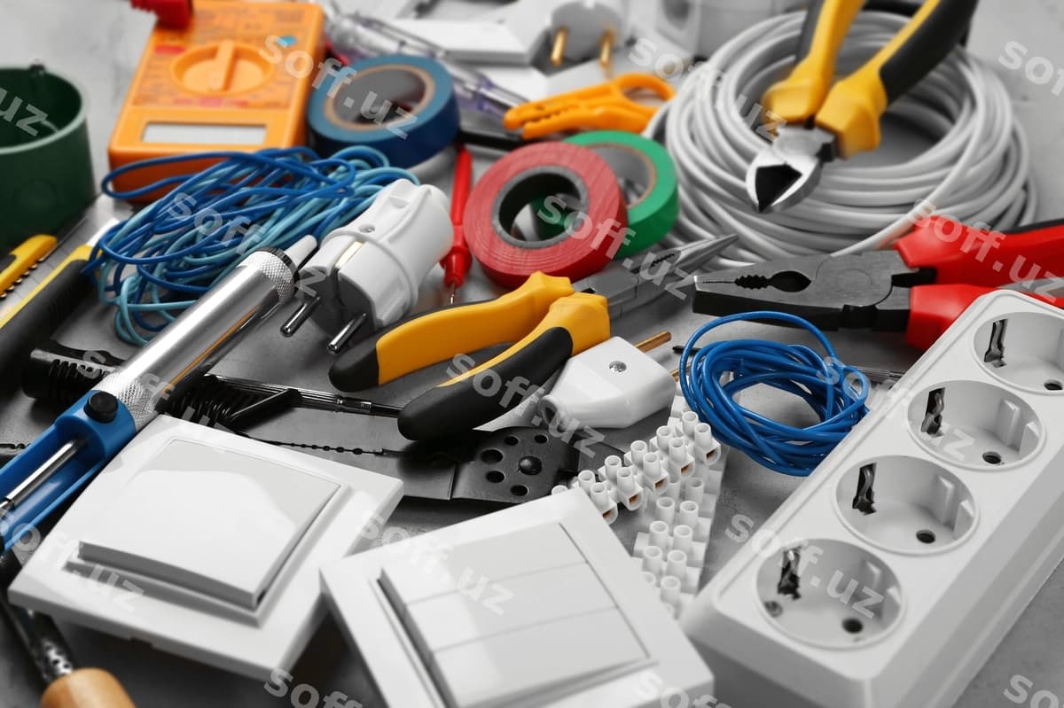 Elektr asboblari kulrang fonda yaqin | Electrician tools grey background closeup