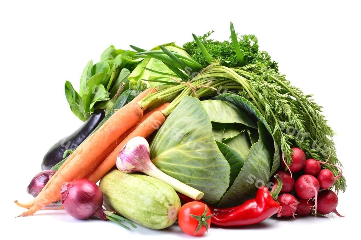Yangi sabzilar ajraltirilgan | Fresh vegetables isolated