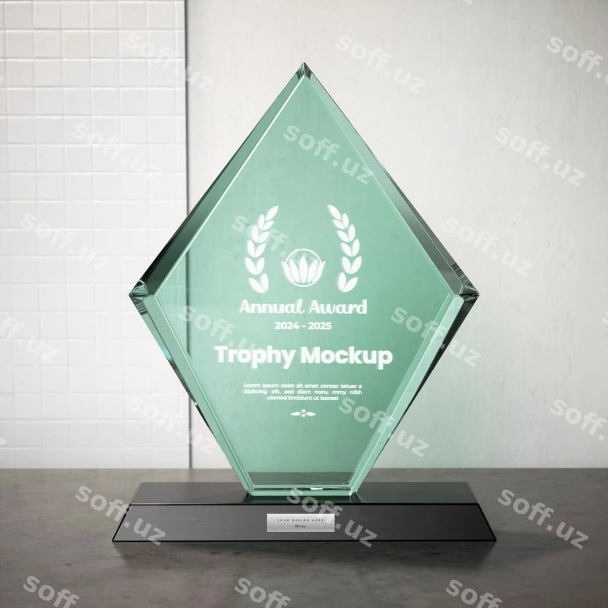 Soat qutbida mockup | Glass trophy mockup