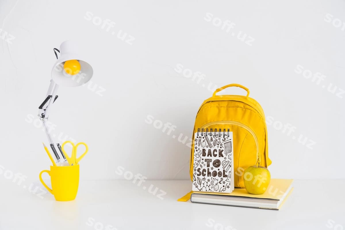 Not defteri mockupi bilan maktabga qaytish konsepsiyasi | Notepad mockup with back school concept