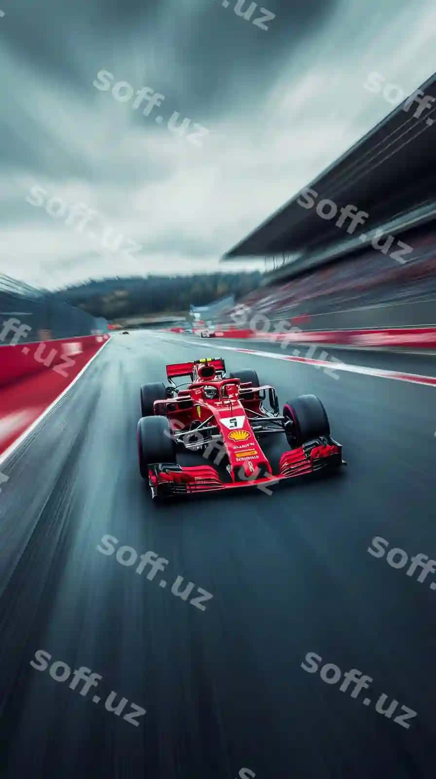 Chiroyli Formula 1 mashina tez harakat | Sleek formula 1 car highspeed motion