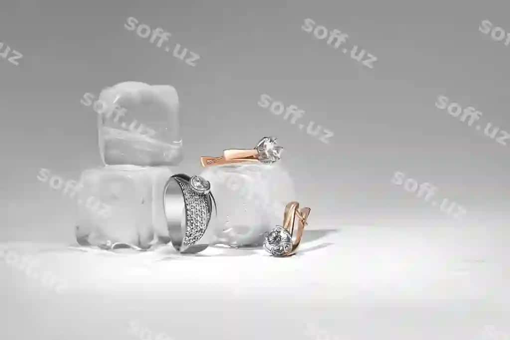 Qimmatbaho toshlardan iborat nafis zargarlik buyumlari to'plami zargarlik buyumlari aksessuarlari kollaj mahsuloti natyurmort tushunchasi uzuk marjonlarni sirg'alar | Elegant jewelry set jewellery set with gemstones jewelry accessories collage product still life concept ring necklace earrings