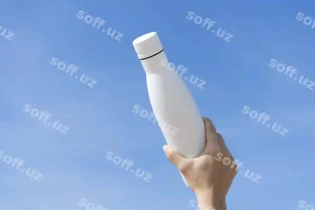 Suvo damchasi shisha namuna tabiat | Water drop bottle mockup nature