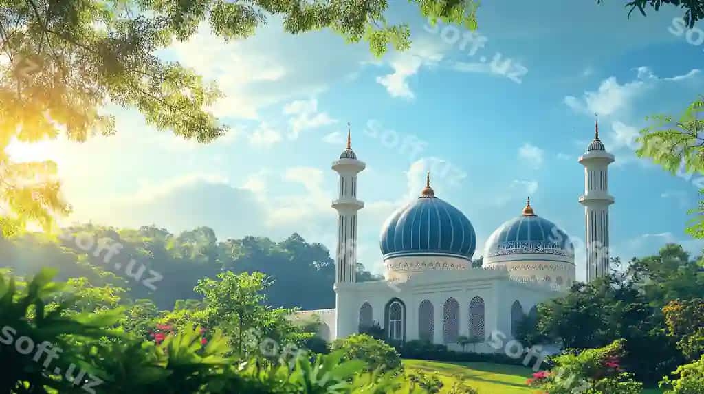 Chiroyli an'iyaviy masjid ko'k osmon bilan yashil tabiat. | Beautiful traditional mosque with blue sky green nature